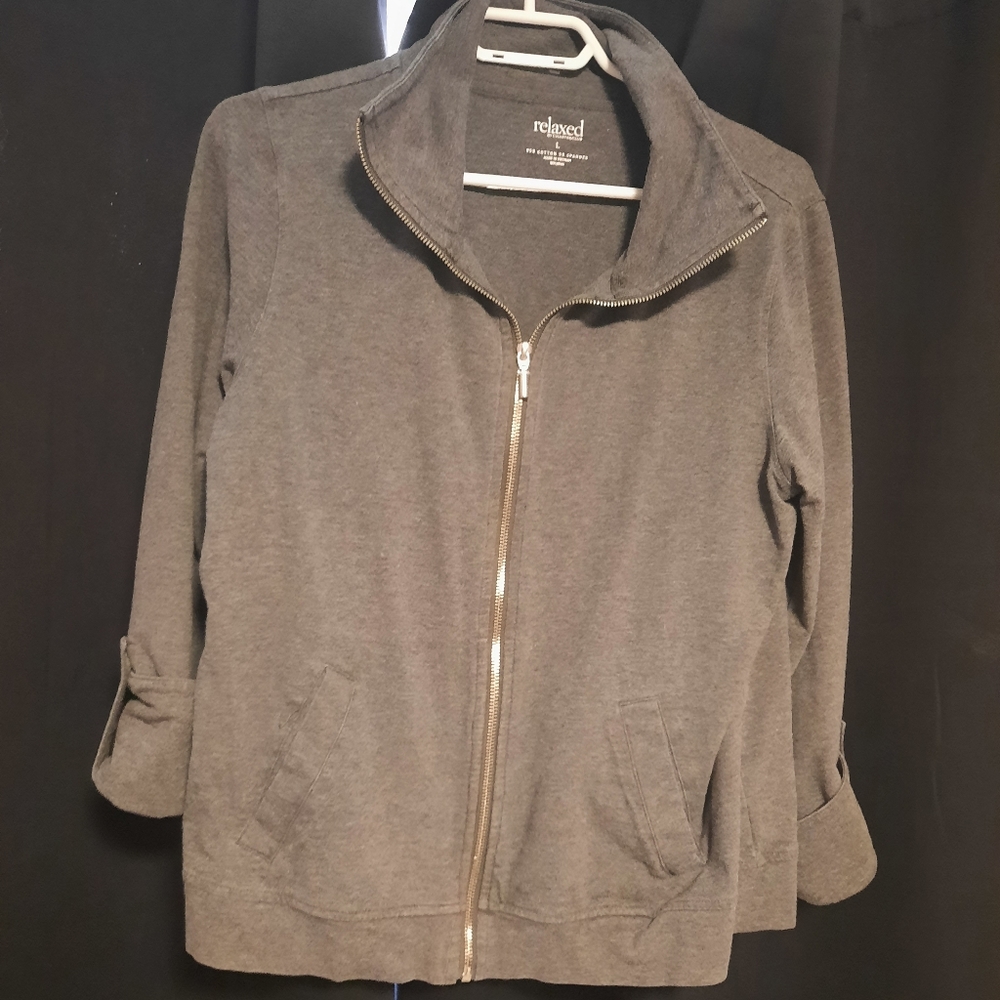 Relaxed sweater with 3/4 length sleeves